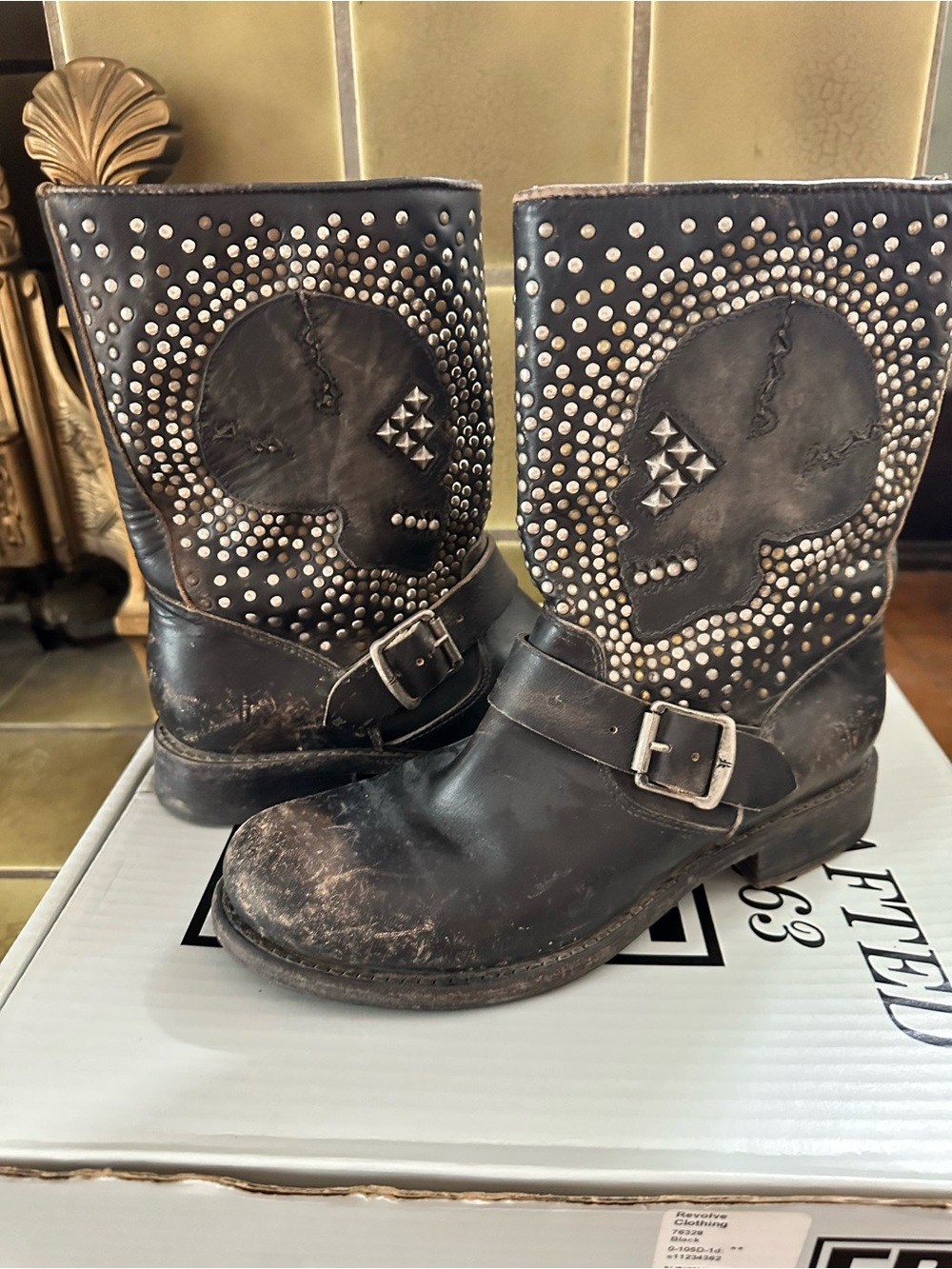 [frye] Jenna Studded Skull Black Leather Western Boots - Black